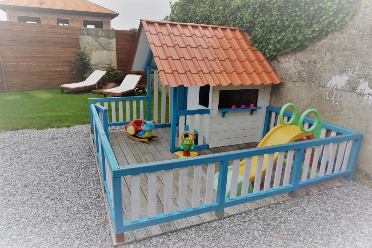 Apartamentos La Playina Llanes Exterior photo
